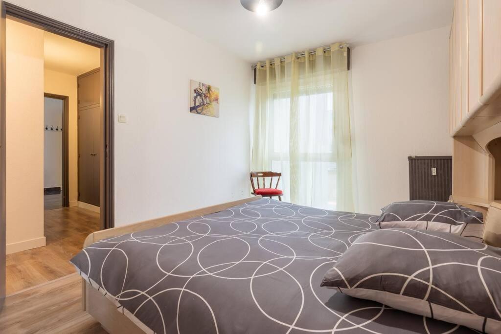 Superbe Appartement Spacieux Avec Parking Gratuit Ильзак Экстерьер фото